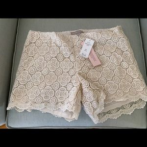Banana Republic white crochet shorts 6P